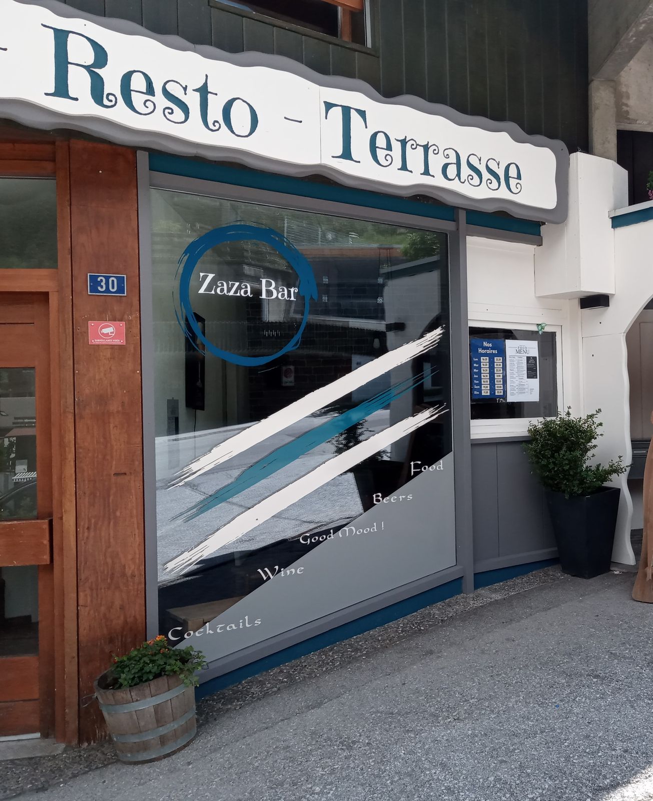 Vitrophanie et habillage de vitrine pour un restaurant